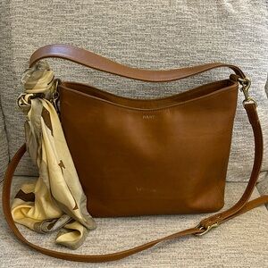 New classic fount Kinsley goldenrod new . This is a beautiful everyday carryall.